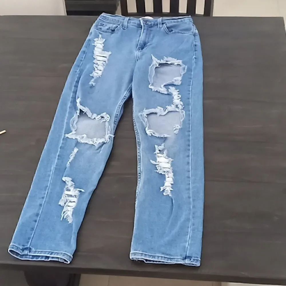 Vibrant distress jeans light blue size 5